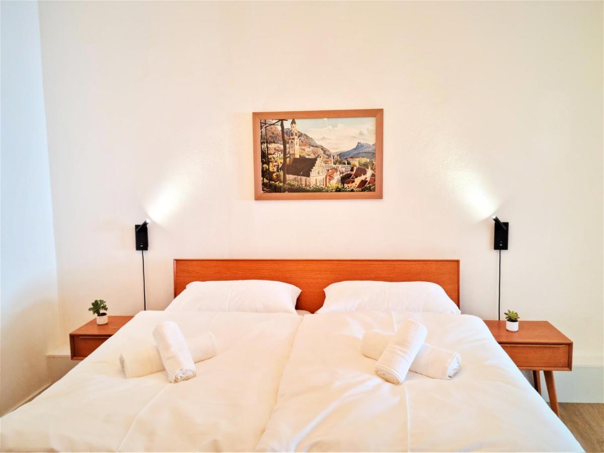 Rosa Apartment With Parking Historic City Center Merano Exteriör bild