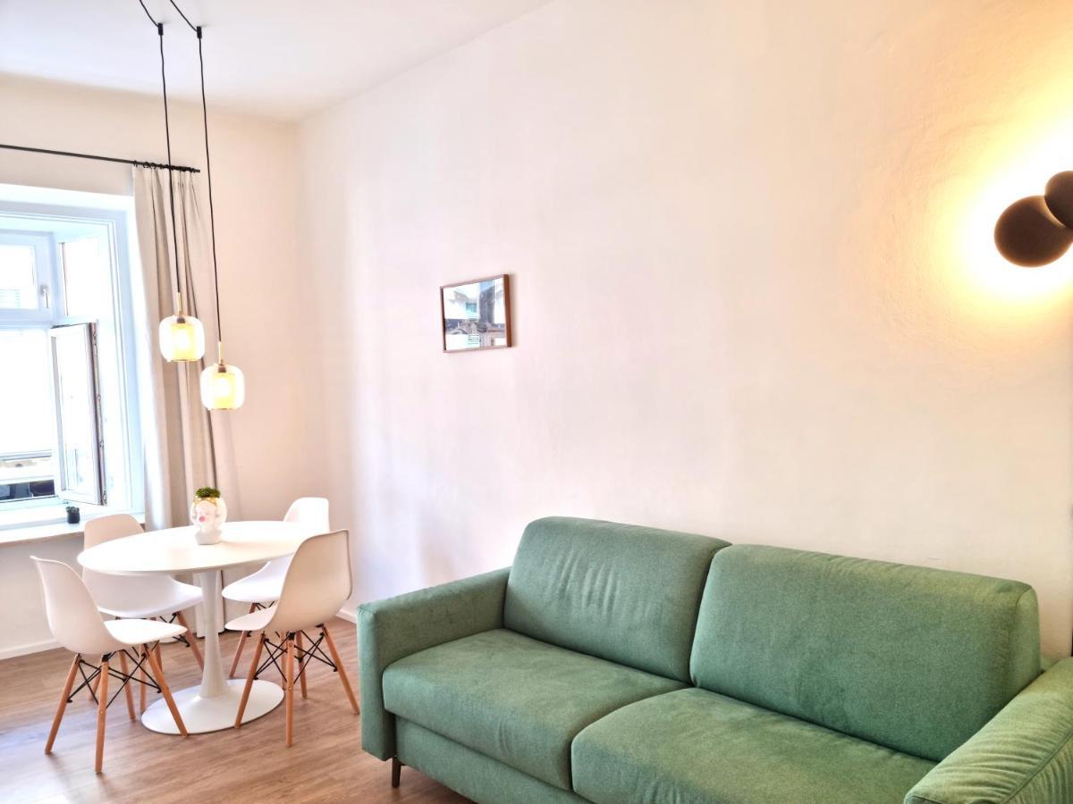 Rosa Apartment With Parking Historic City Center Merano Exteriör bild